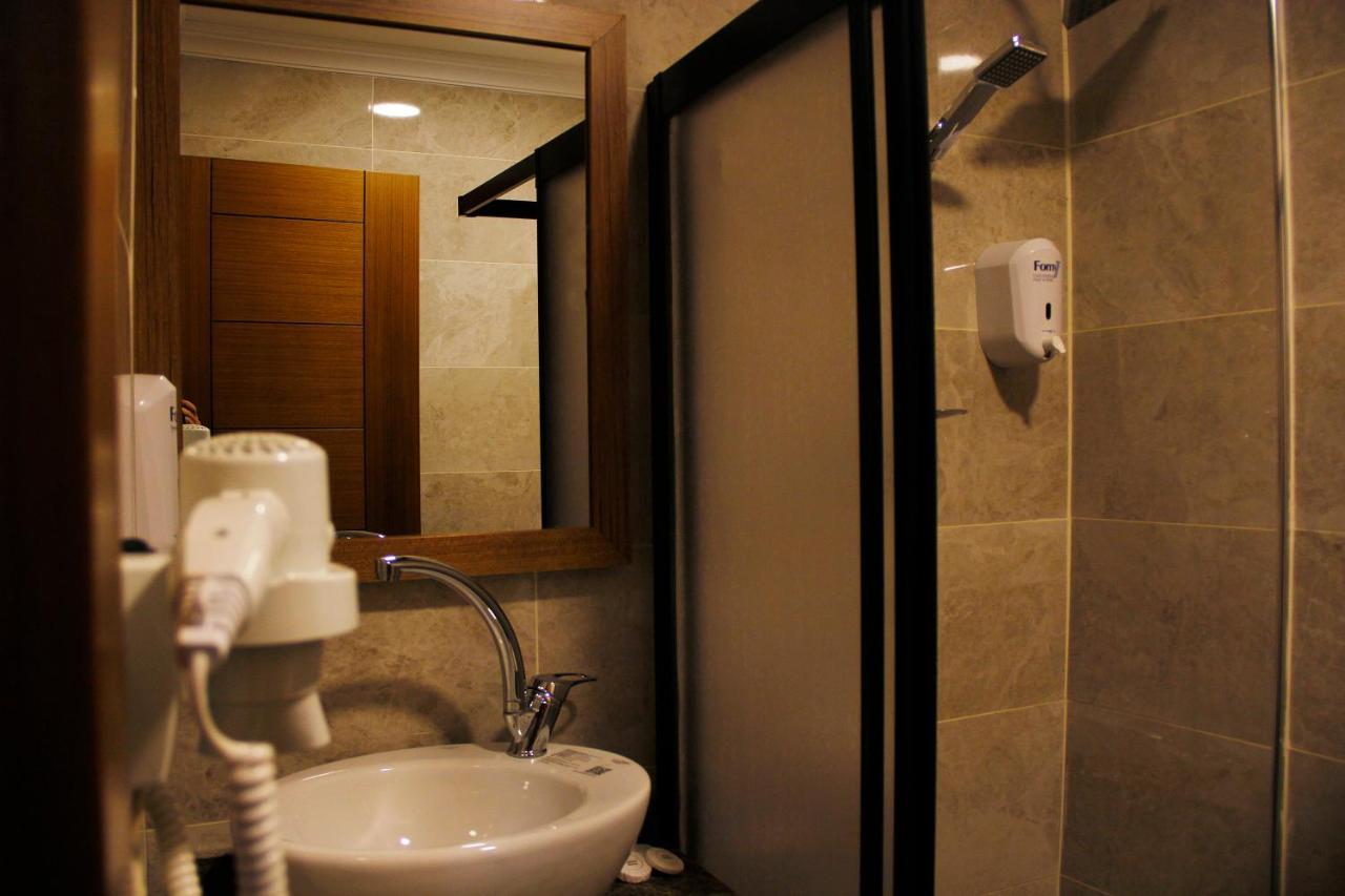 Gross Hotel Istanbul Exterior foto